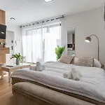 Apartment Brand New With Balcony - Center