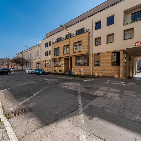 Appartamento Brand New With Balcony - Center *