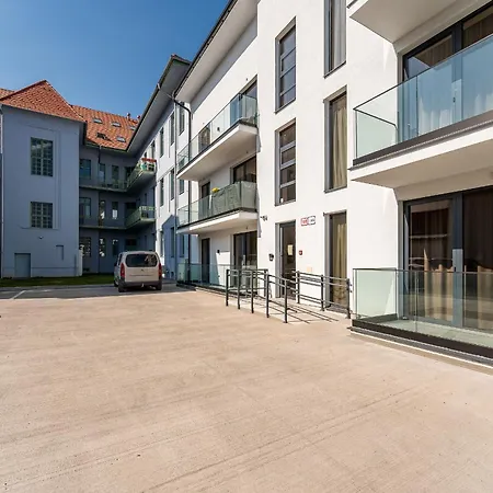 Apartment Brand New With Balcony - Center