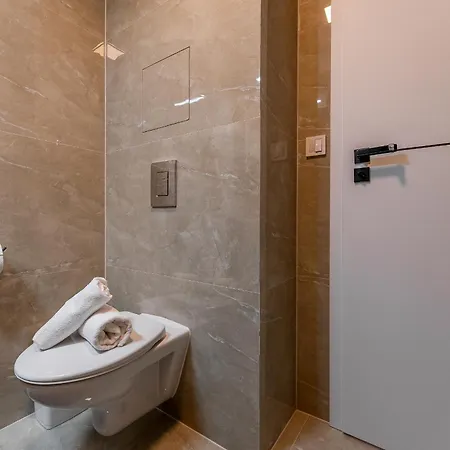 Apartment Brand New With Balcony - Center *