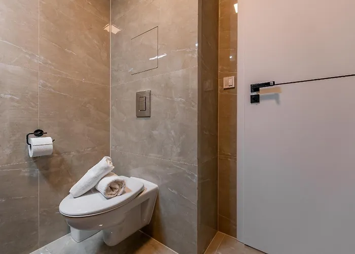 Appartamento Brand New With Balcony - Center *