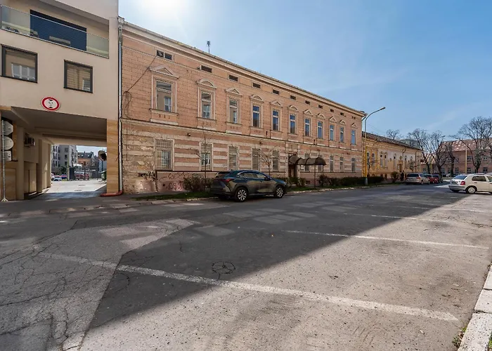 Appartamento Brand New With Balcony - Center